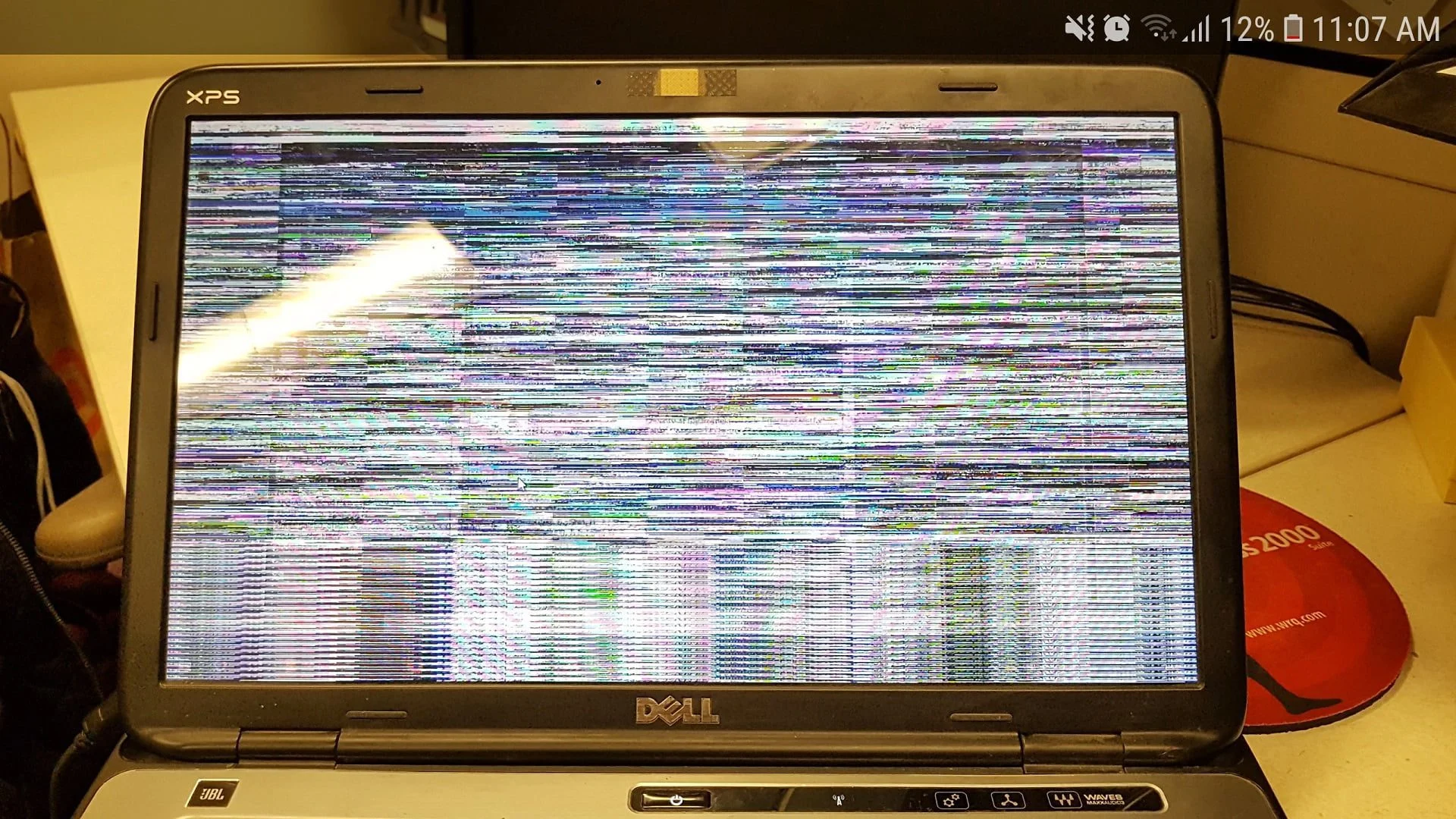 سوسو زدن صفحه نمایش لپ تاپ دل