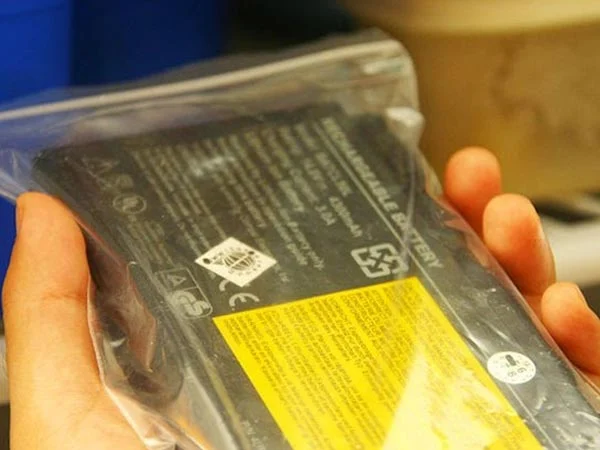 قرار دادن باتری لپ تاپ در فریزر