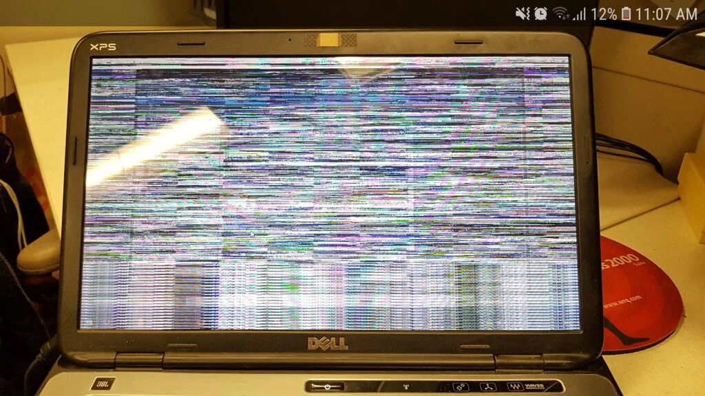 سوسو زدن صفحه نمایش لپ تاپ دل