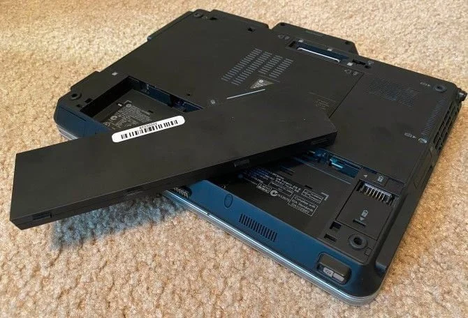 جدا سازی باتری لپ تاپ