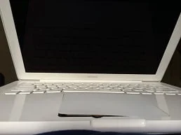 عکس باتری باد کرده لپ تاپ