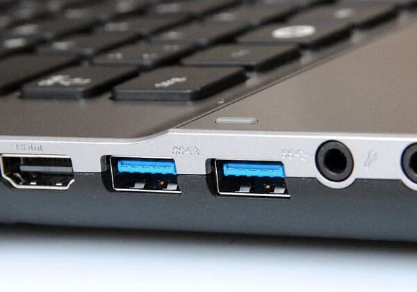 تمیز کردن پورت های لپ تاپ