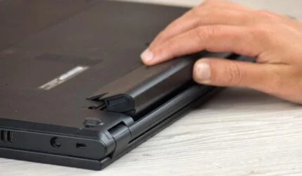 جداکردن باطری آب خورده لپ تاپ