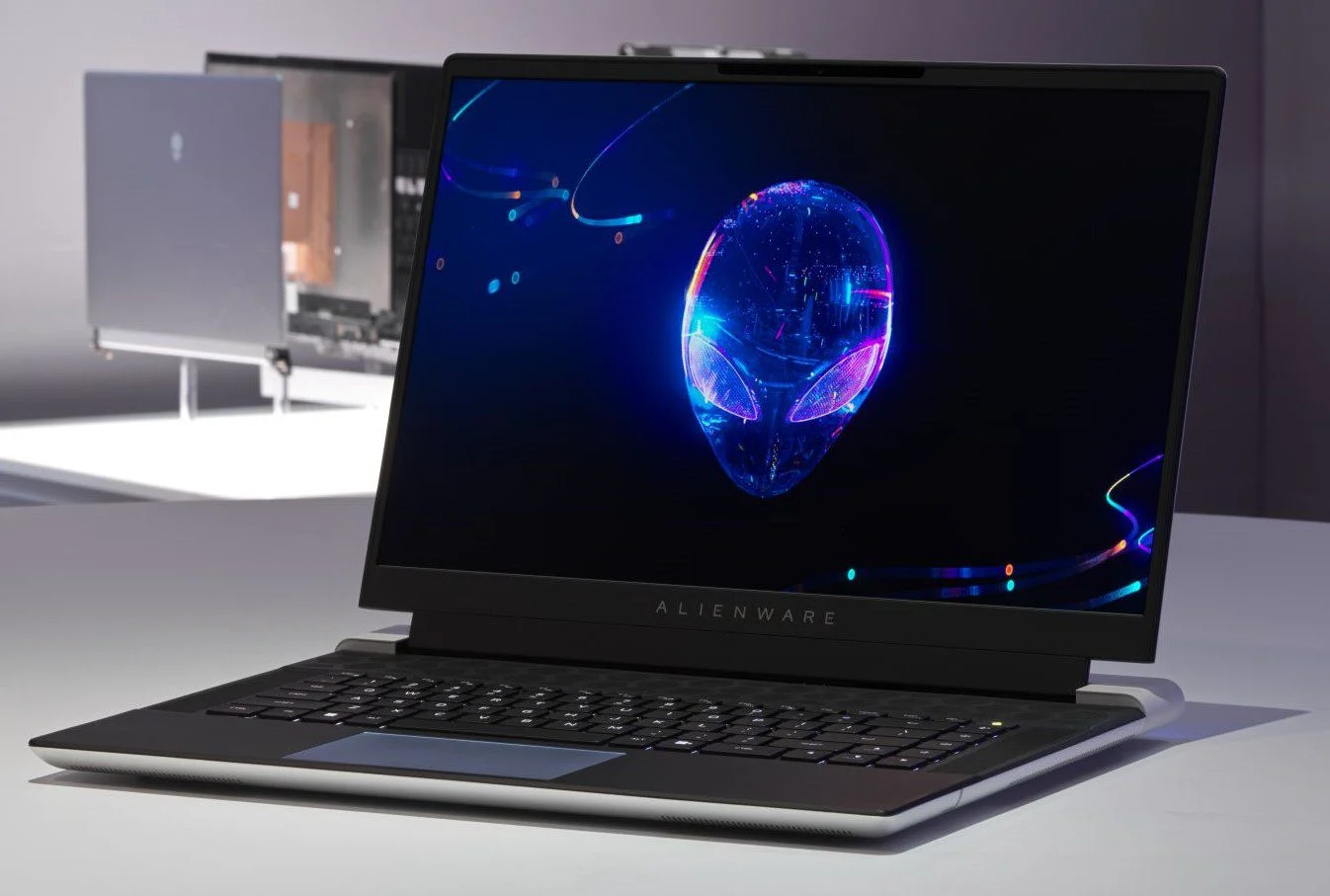 سری Dell Alienware X16