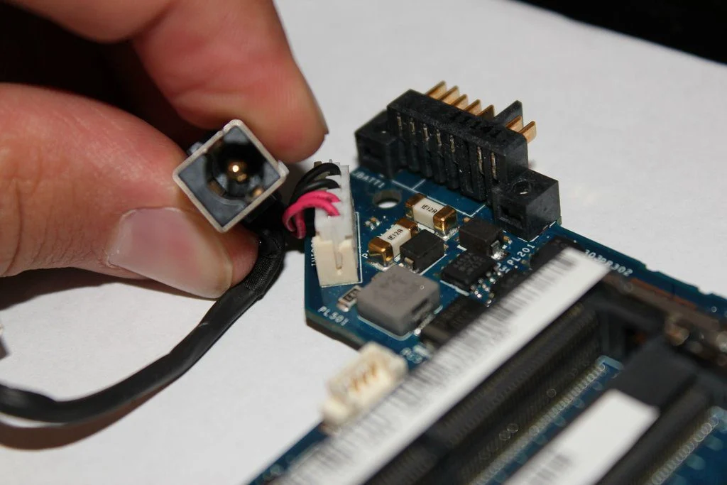 از کجا بفهمم مادربرد من خراب است