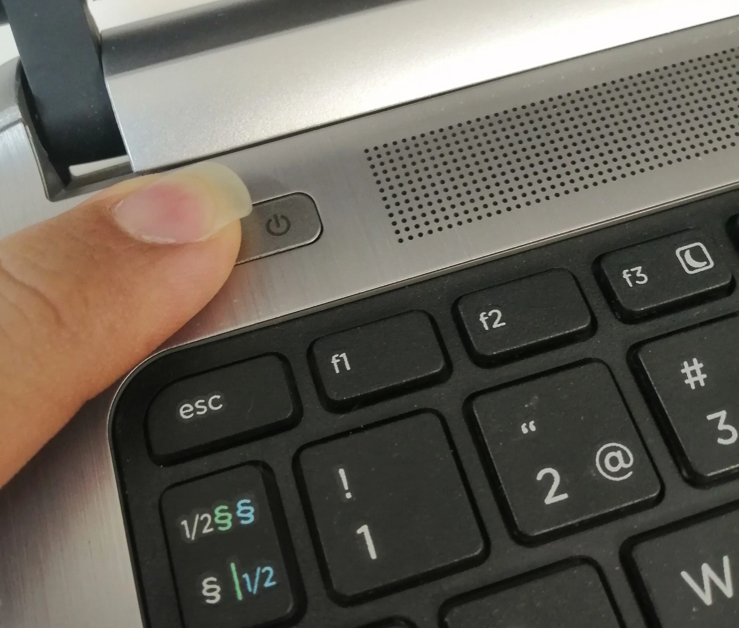 راه اندازی مجدد لپ تاپ