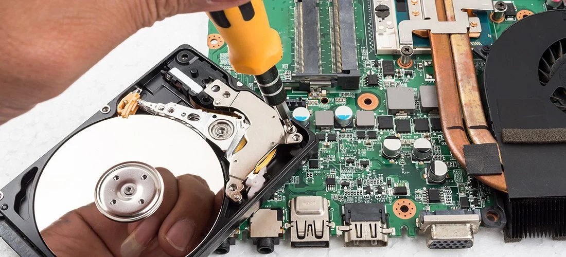 عوامل سخت افزاری روشن نشدن صفحه لپ تاپ