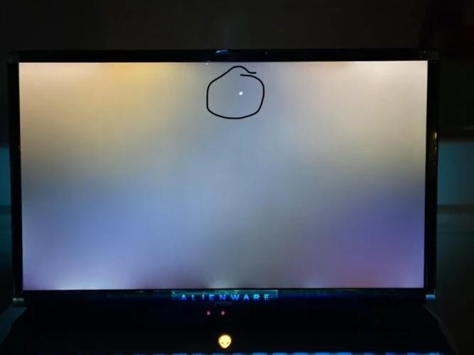 پیکسل گیر کرده ال سی دی لپ تاپ