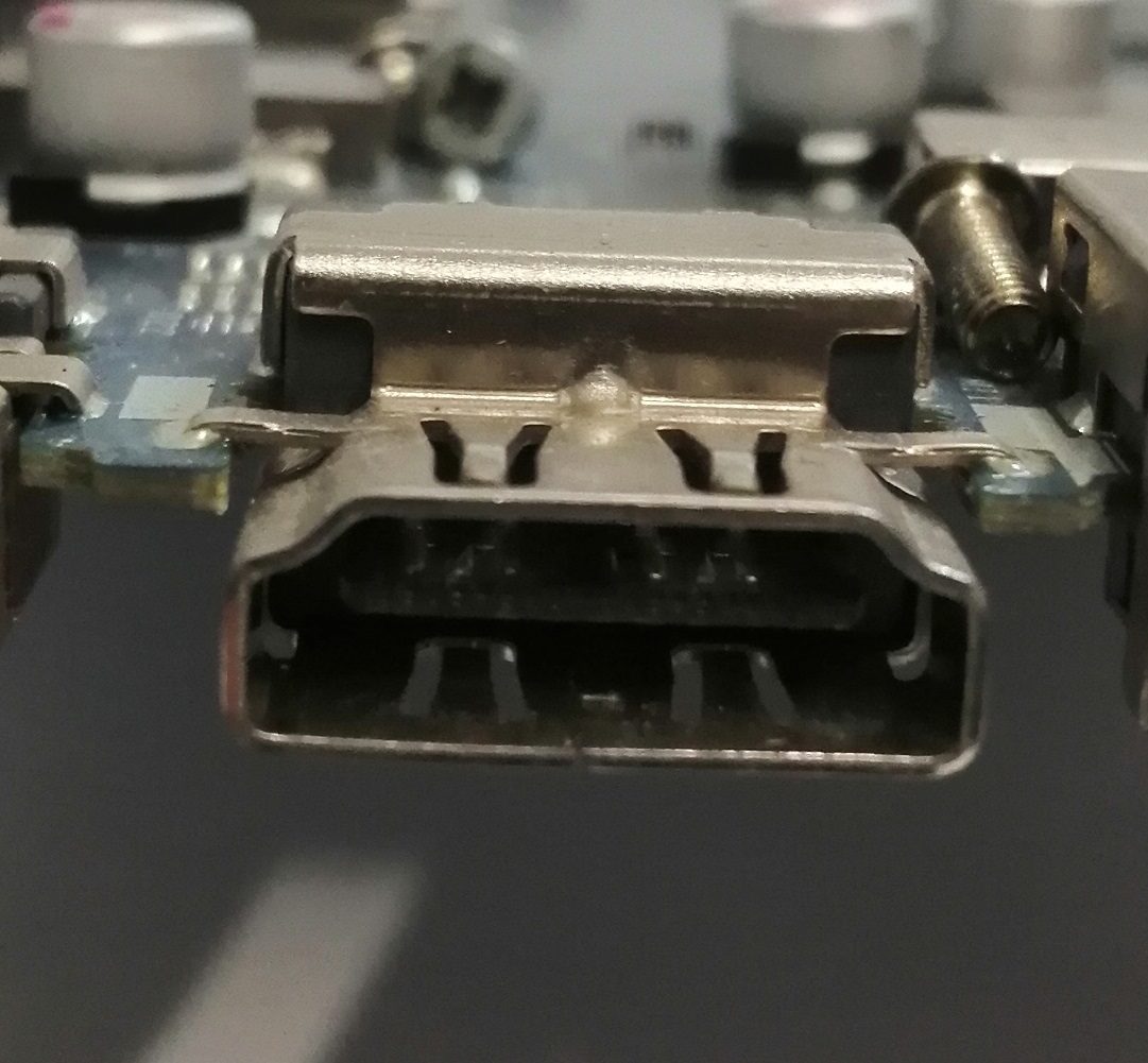 فریز شدن صفحه لپ تاپ در اثر خرابی HDMI
