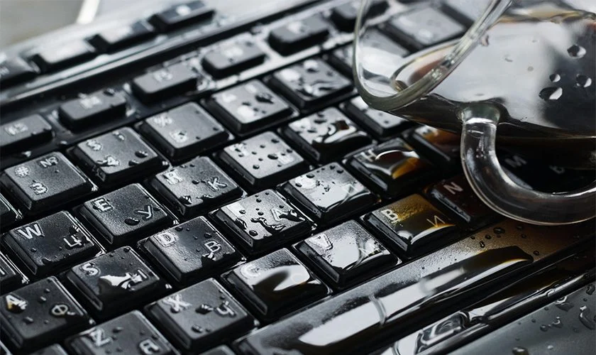 کیبرد خیس شده نیازمند تعمیر لپ تاپ