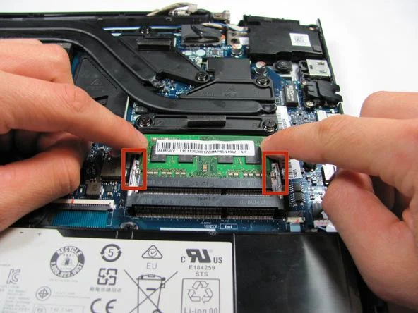 گیره های جانبی لپ تاپ