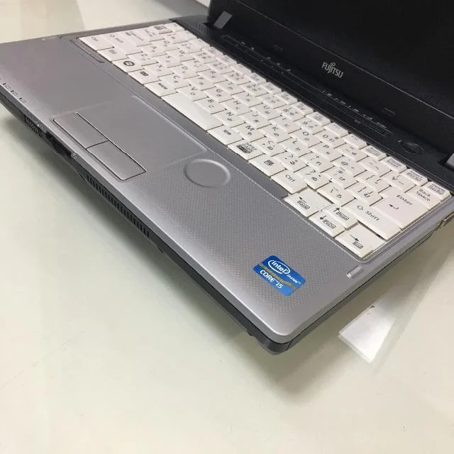 لپ تاپ فوجیتسو p771