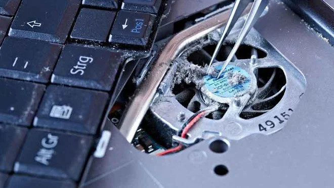 تمیز کردن فن لپ تاپ