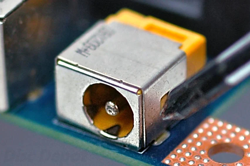 تعمیر سوکت شارژر لپ تاپ