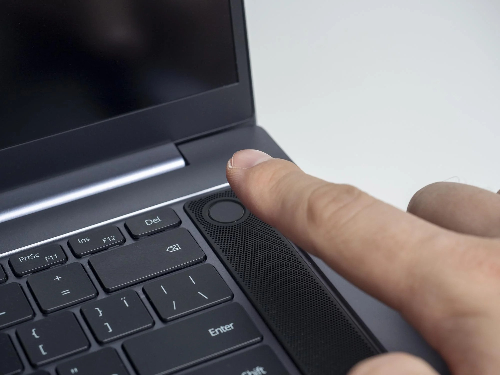 چه جوری برنامه های لپ تاپ را خاموش کنیم؟