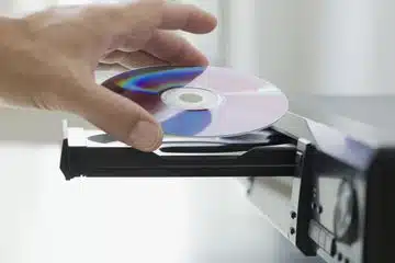 بوت از طریق درایو نوری (CD/DVD)